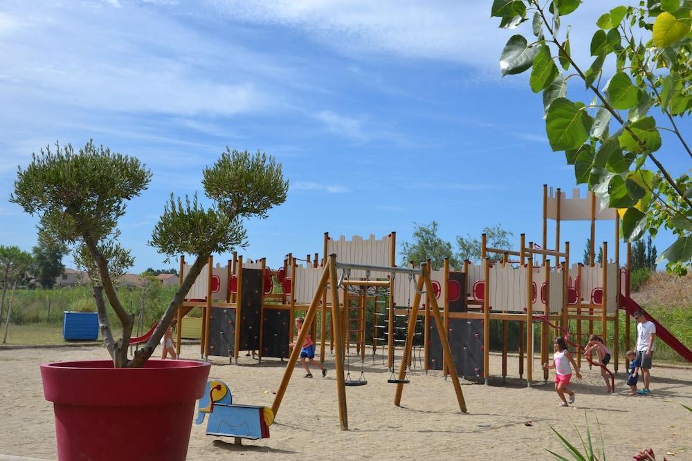 Camping Les Salisses - Maeva Vias Bagian luar foto